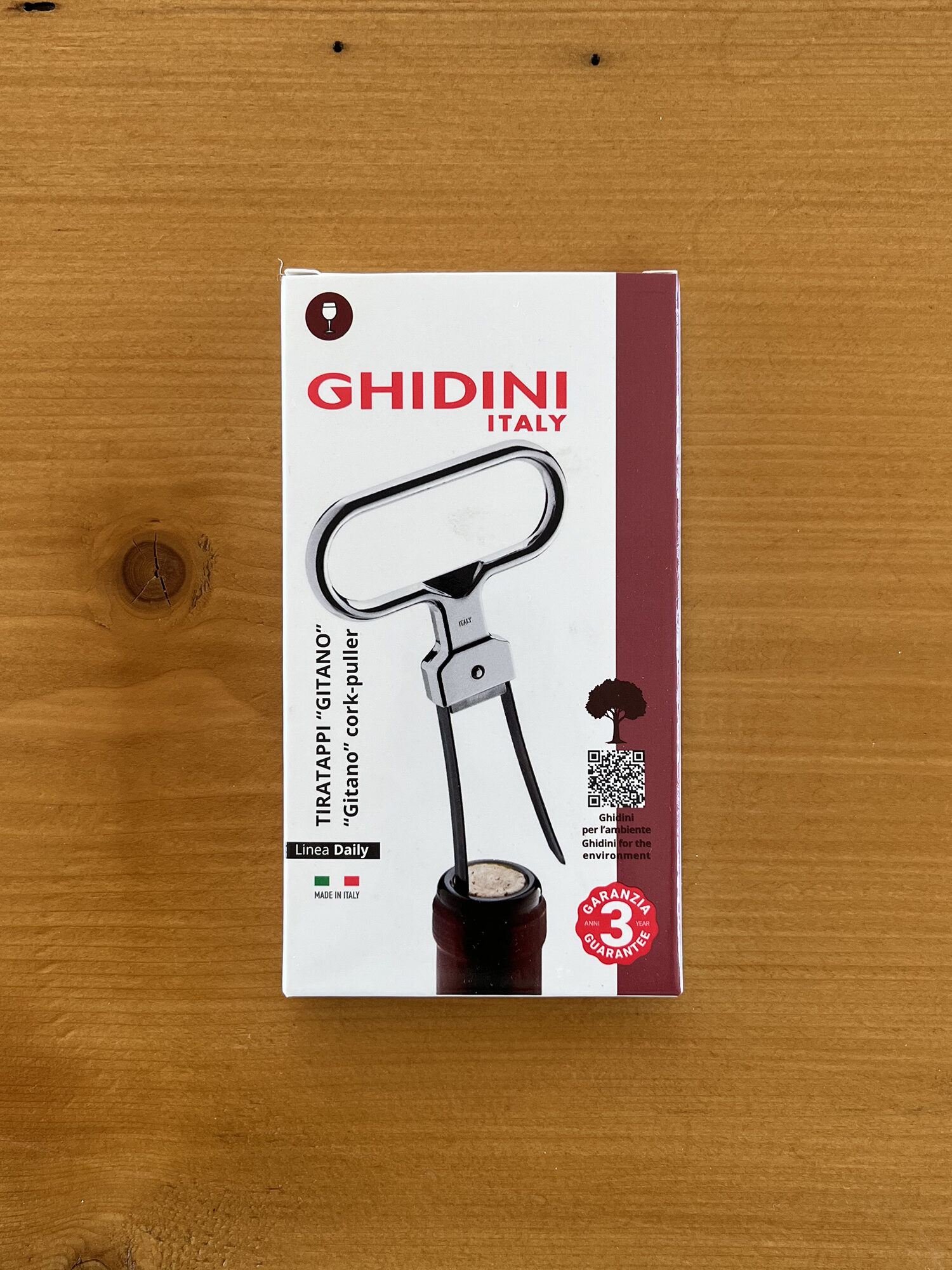 Tire bouchon bi lame Ghidini utilisé pour ouvrir une vieille bouteille de vin sans abîmer le bouchon